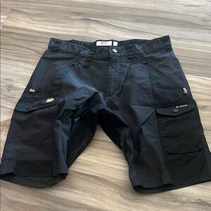 Fjallraven Black Cargo Men's Shorts
